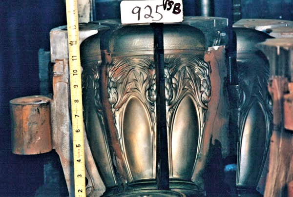 The “Les Chardons” / Thistle vase Verlys mould No. 925.